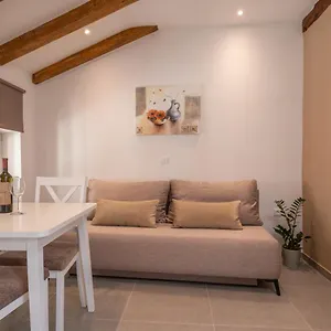 Apartment Aaa & With Free Parking, Pula