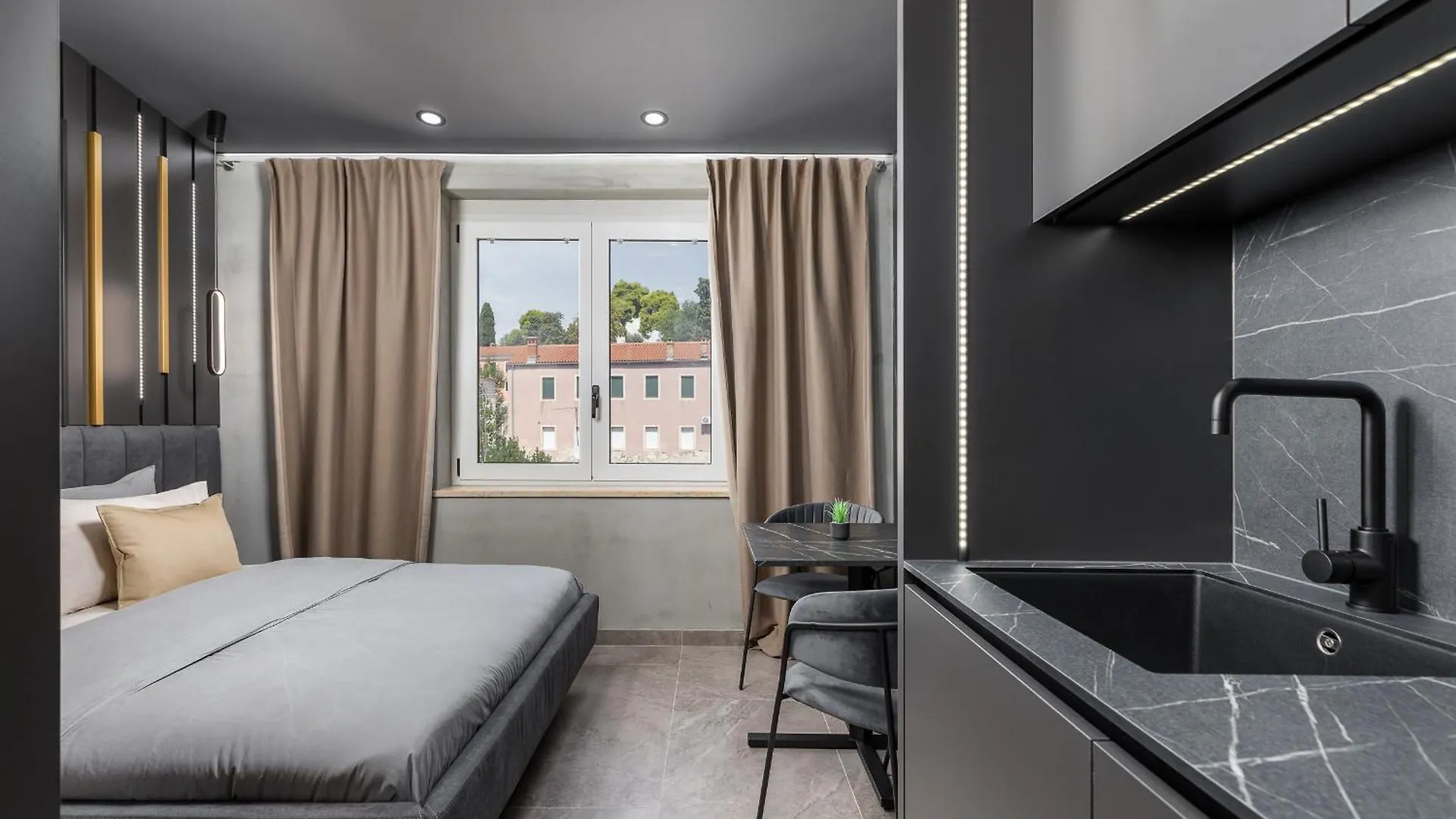 Center Studio Apartments Bag Pula