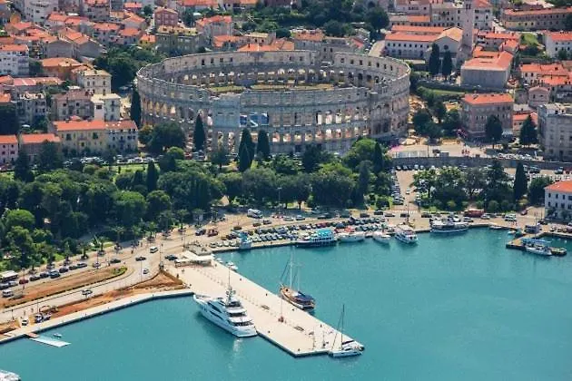 Center Studio Apartments Bag Pula 0*,